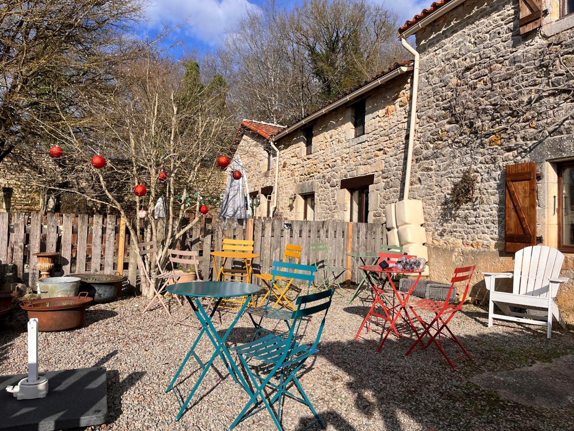 Le Plantier2 Villa Beaulieu-sur-Sonnette Luaran gambar