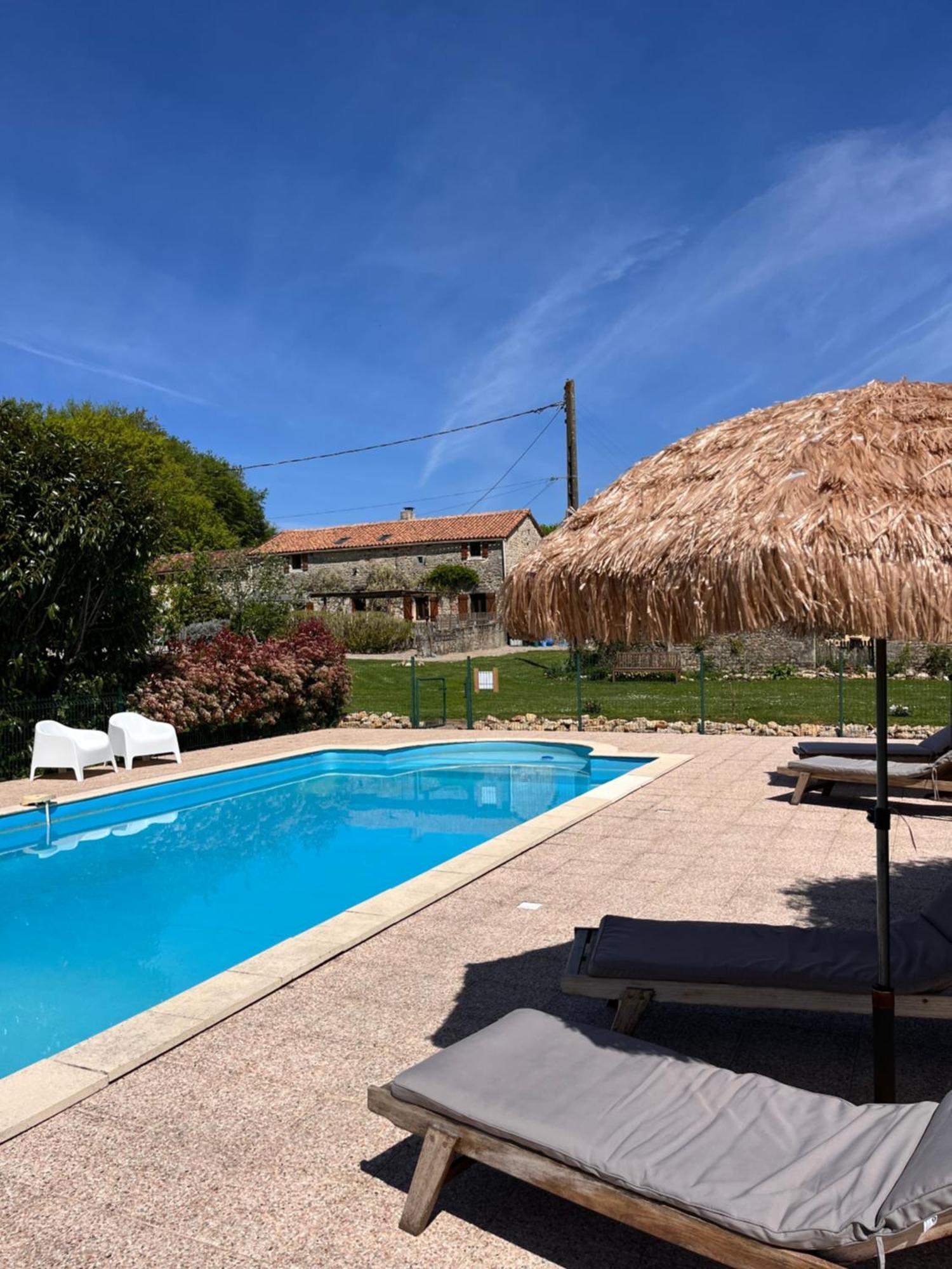 Le Plantier2 Villa Beaulieu-sur-Sonnette Luaran gambar